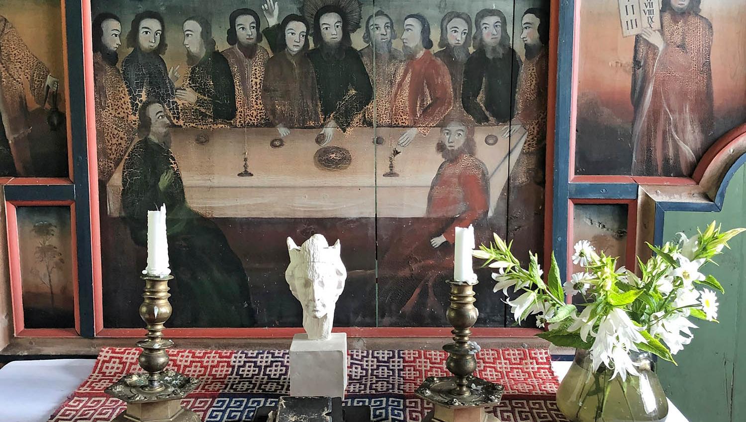 Alteret i Lomen Stavkirke
