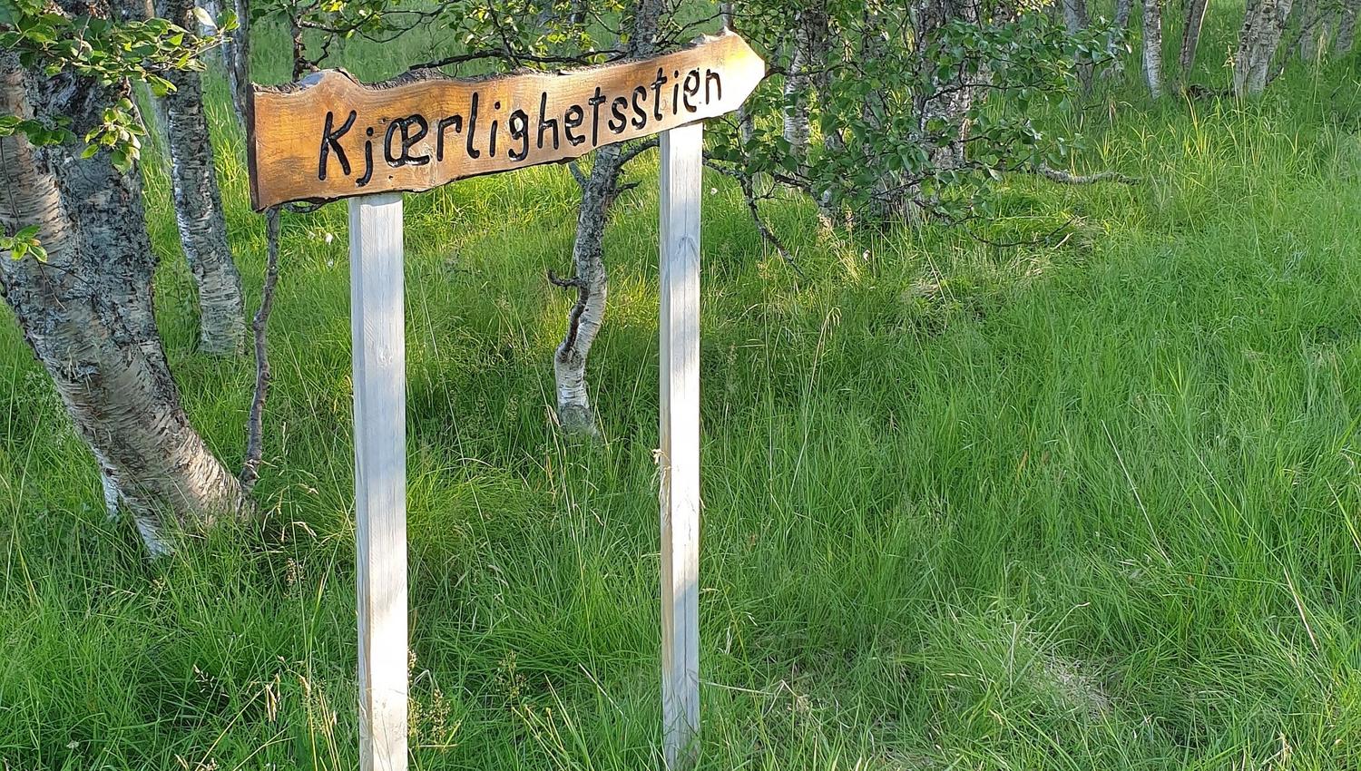 love-path hiking sign