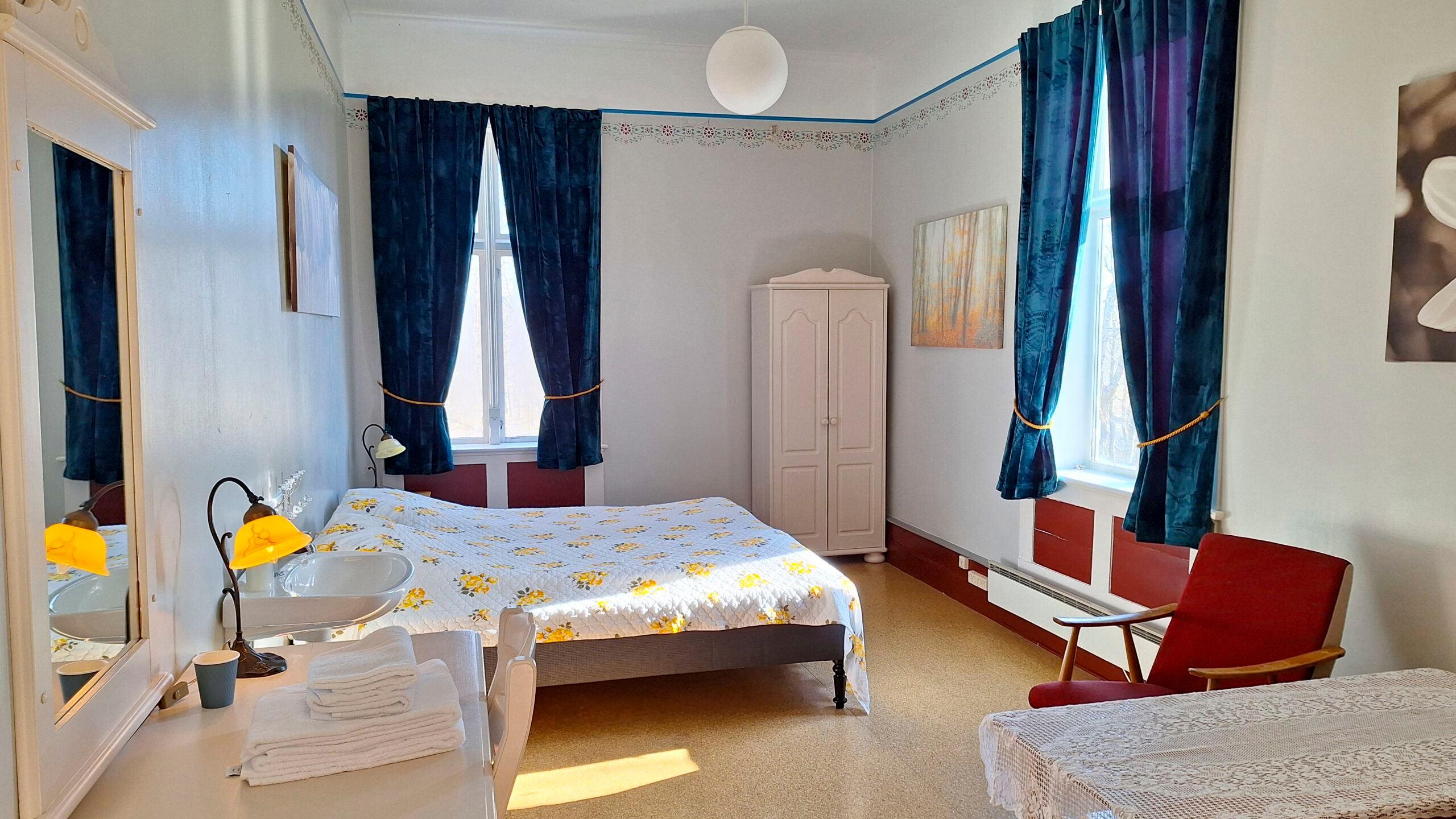 Tjøtta Gjestegaard - Accommodation and café in historical surroundings