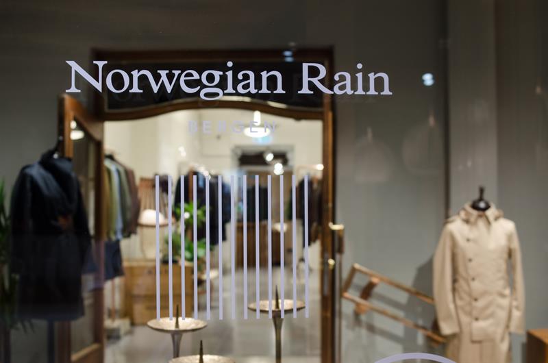 Entrance with lettering "Norwegian Rain"