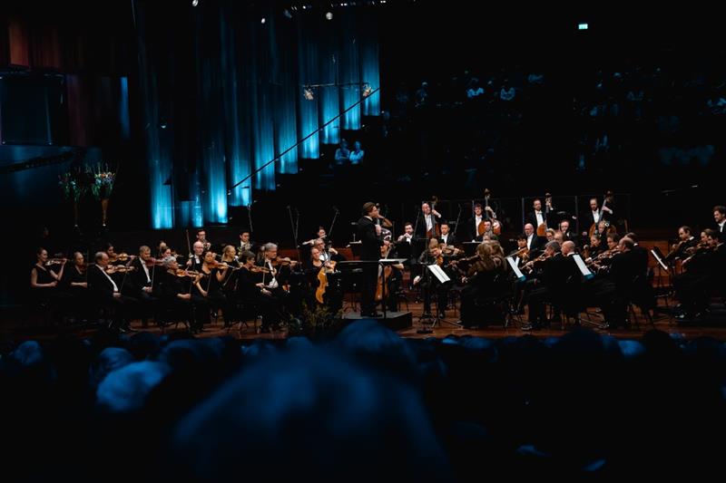 Oslo-Filharmonien på scenen