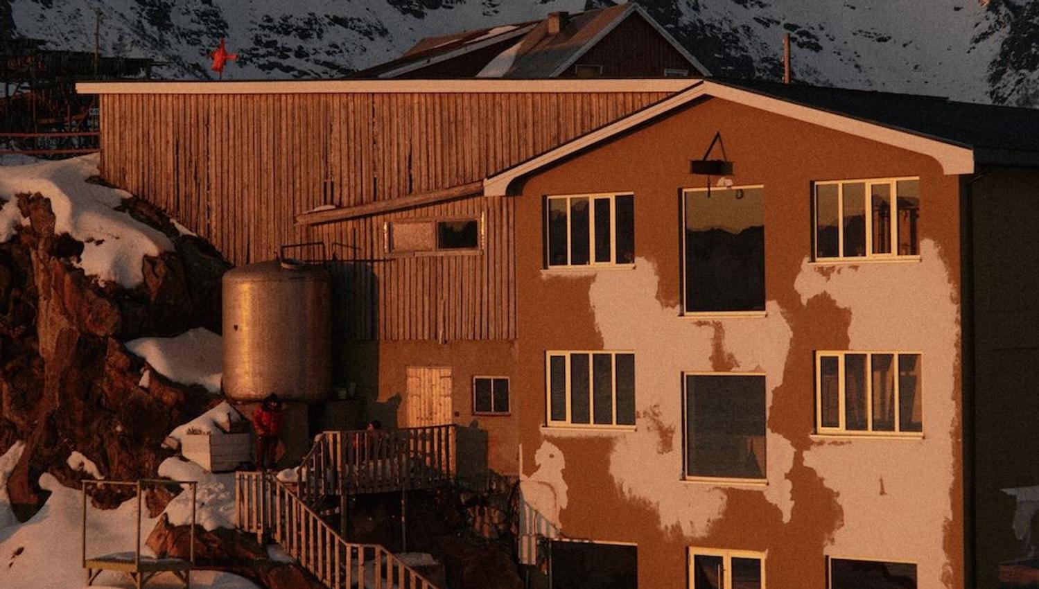 Sun setting on Trevarefabrikken