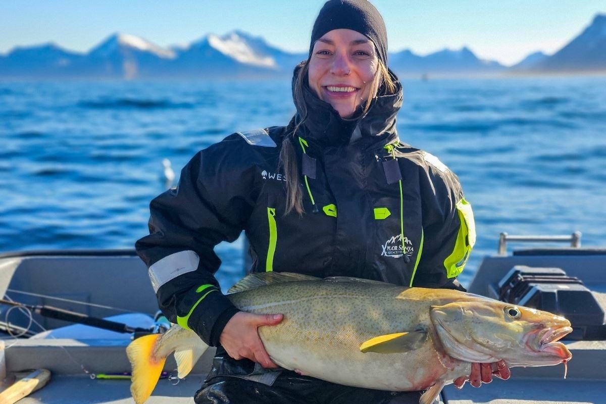 Private Boat Tour – Sightseeing and Fishing on Senja