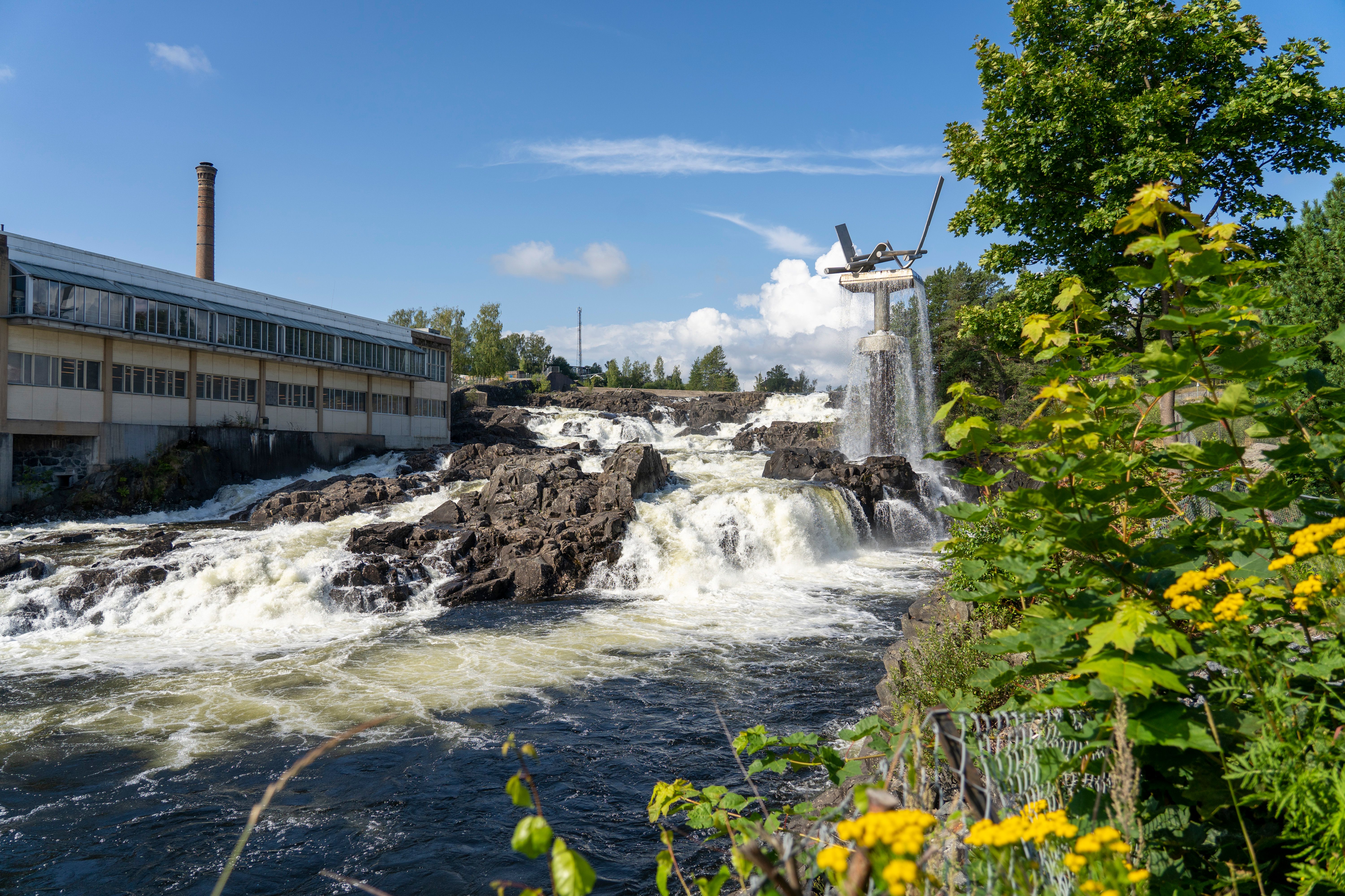 Hønefossen og Oppgangsaga Hønefoss