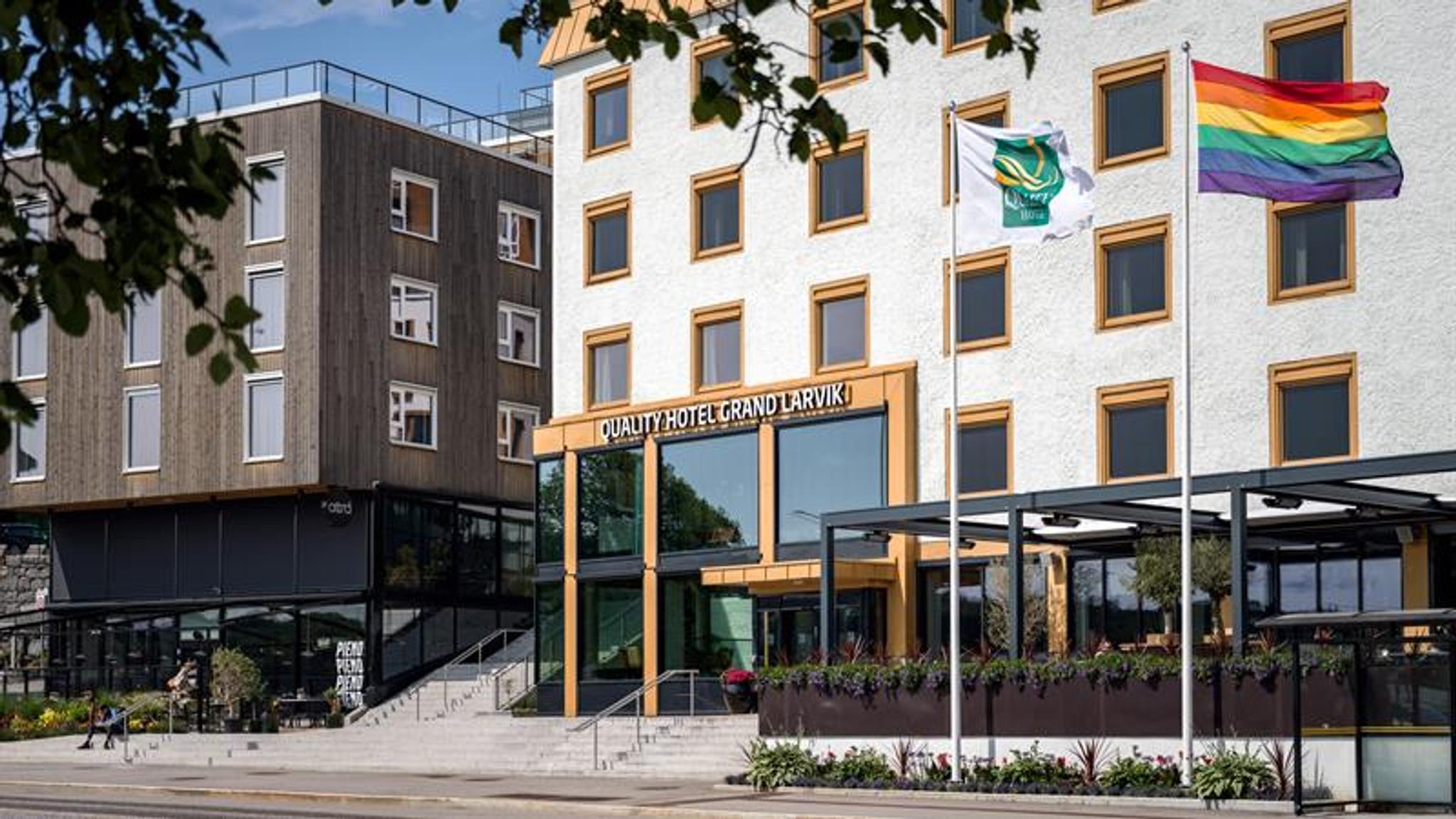 QH Larvik - Front of Hotel 