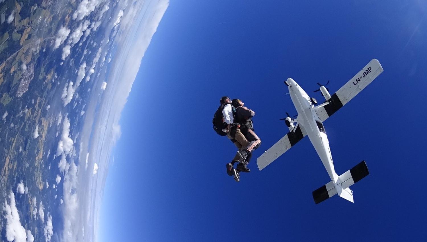 Tandem jump viewed from below