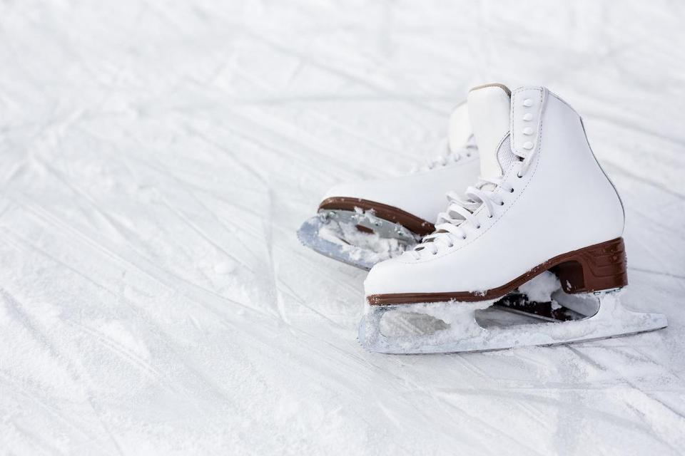 Ice skating school artistic skating mini-course for adults