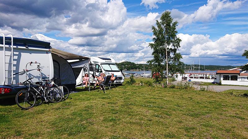 there is also the motorhome parking at restaurant Sjøterrassen 