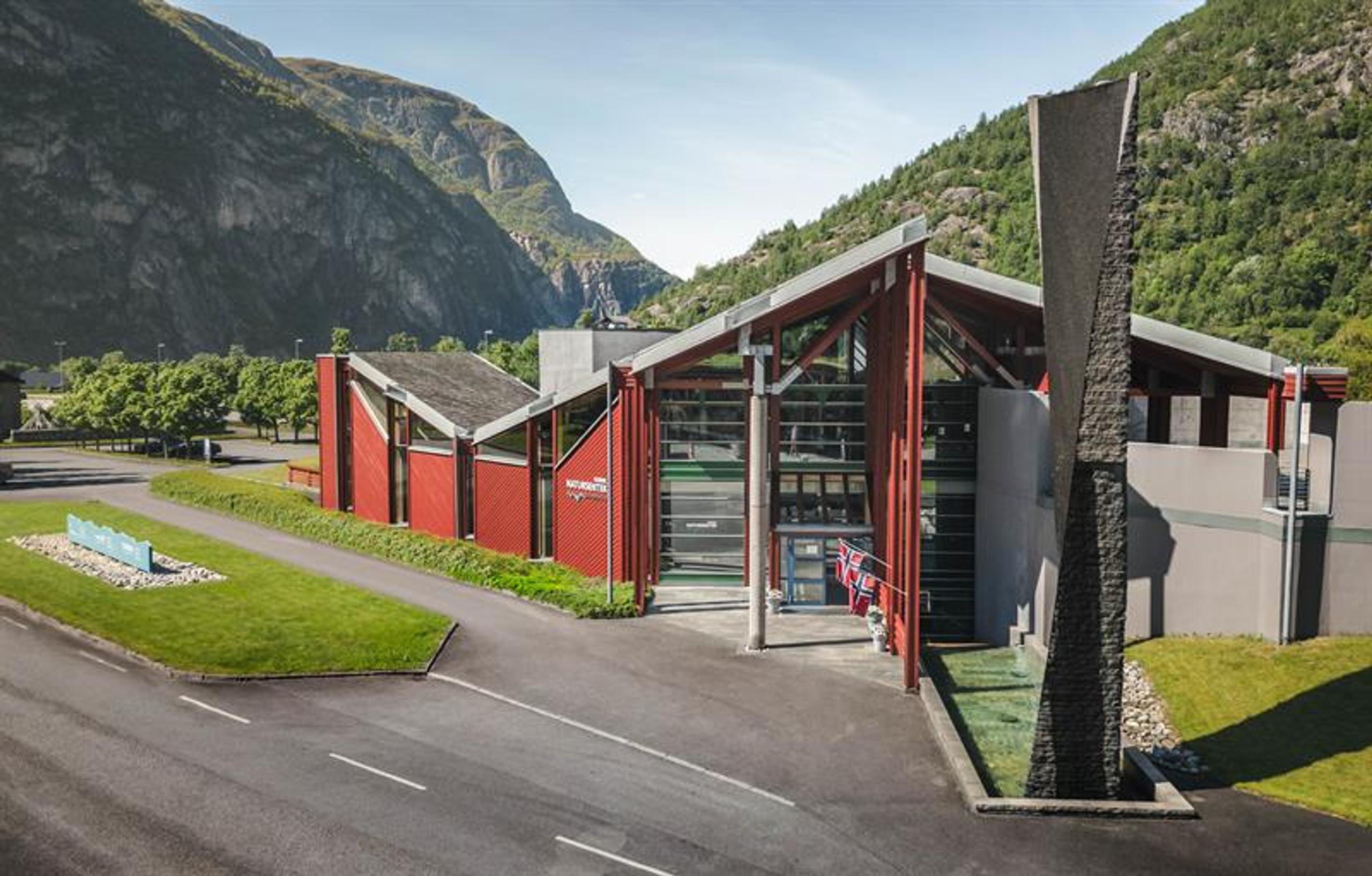 The entrance to the Norwegian Nature Centre on a sunny day.
