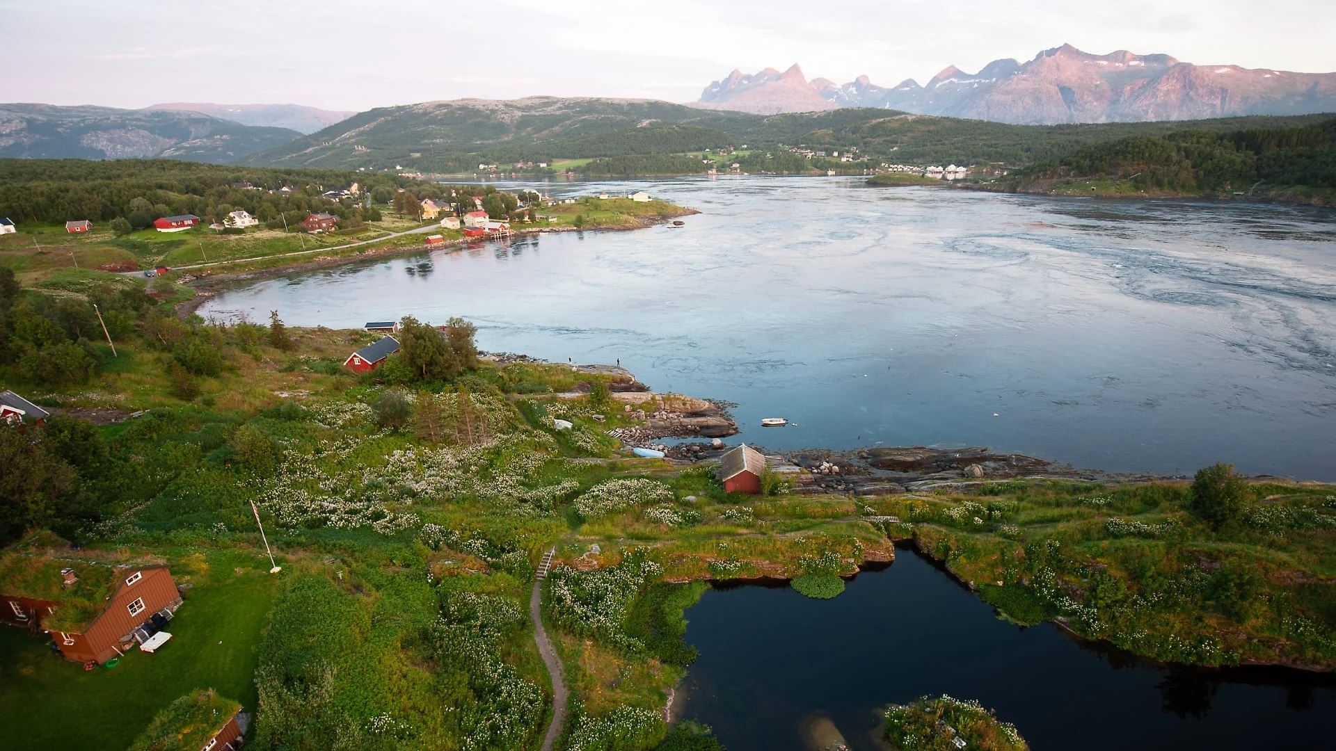 Daytrip to Saltstraumen - the world's strongest maelstrom - Polar Tours