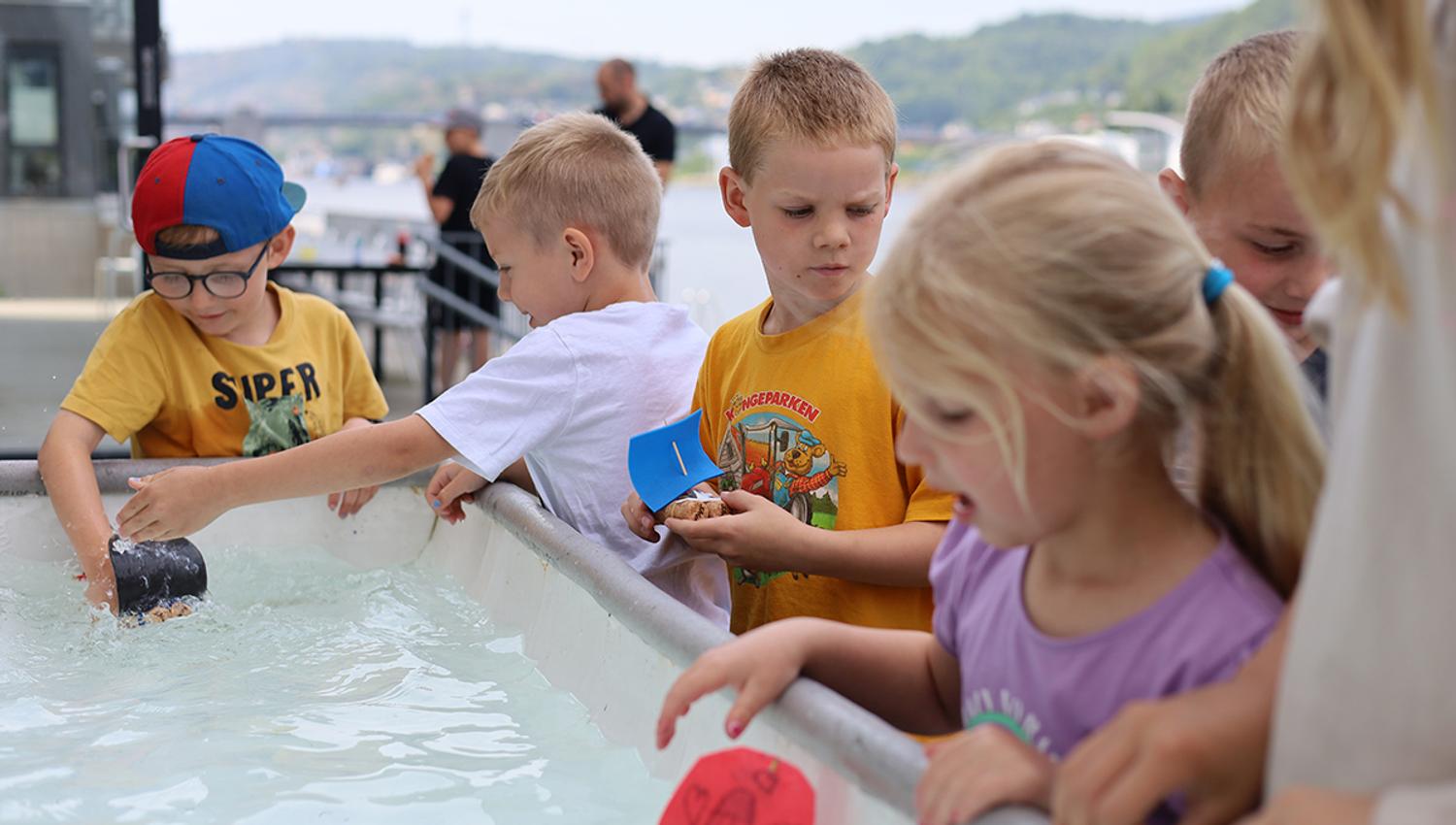 children playing at DuVerden