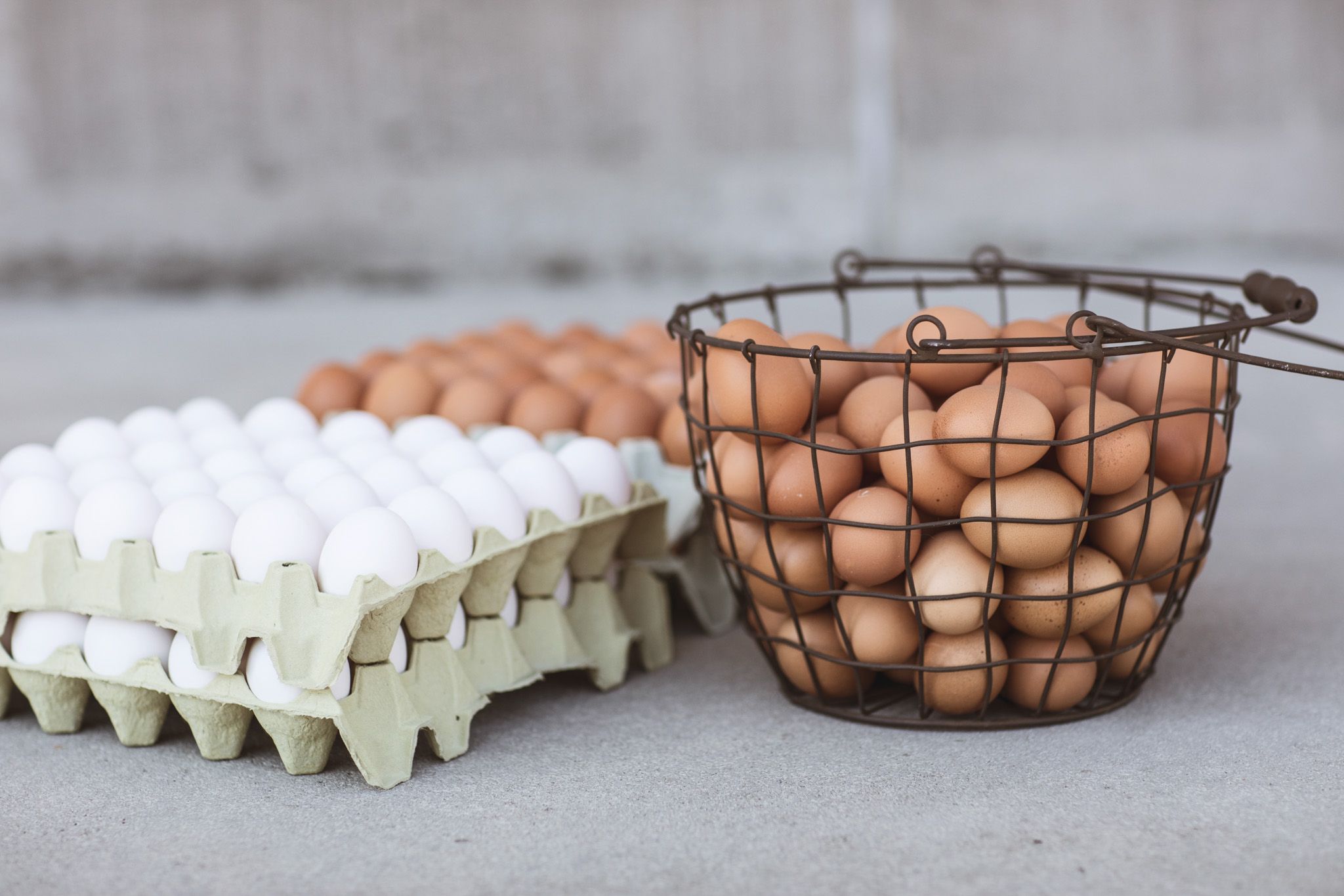 Brune og hvite egg