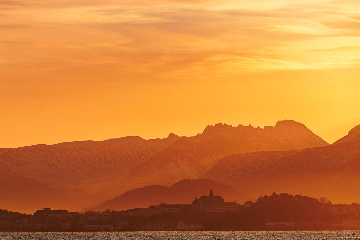 Ålesund and the Sunnmøre Alps