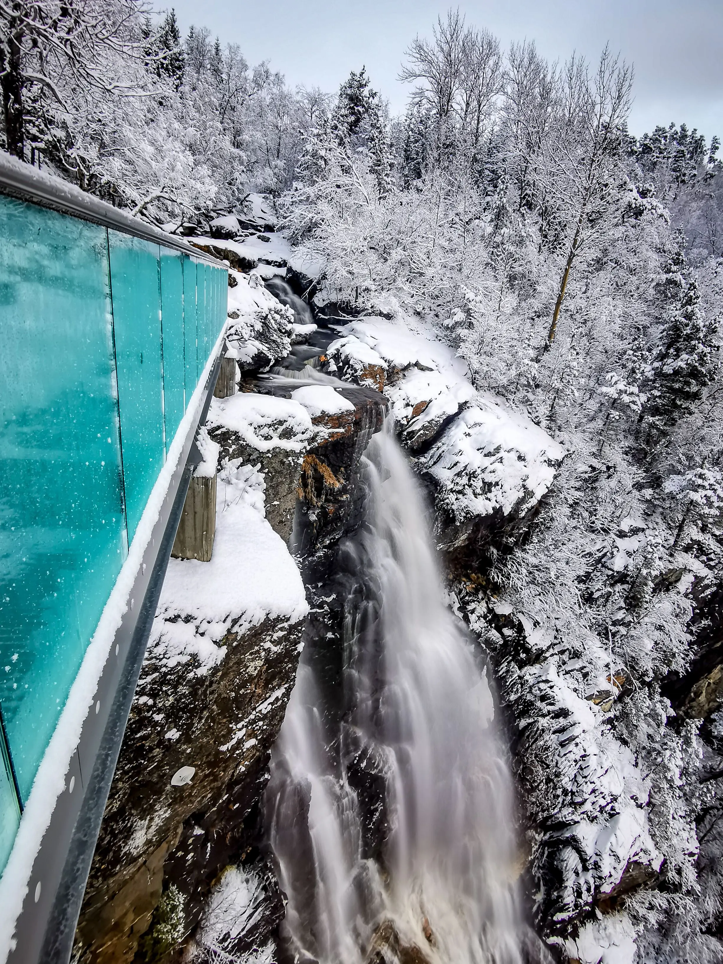 Holvikfossen waterfall