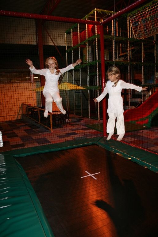 Gøy med trampoline