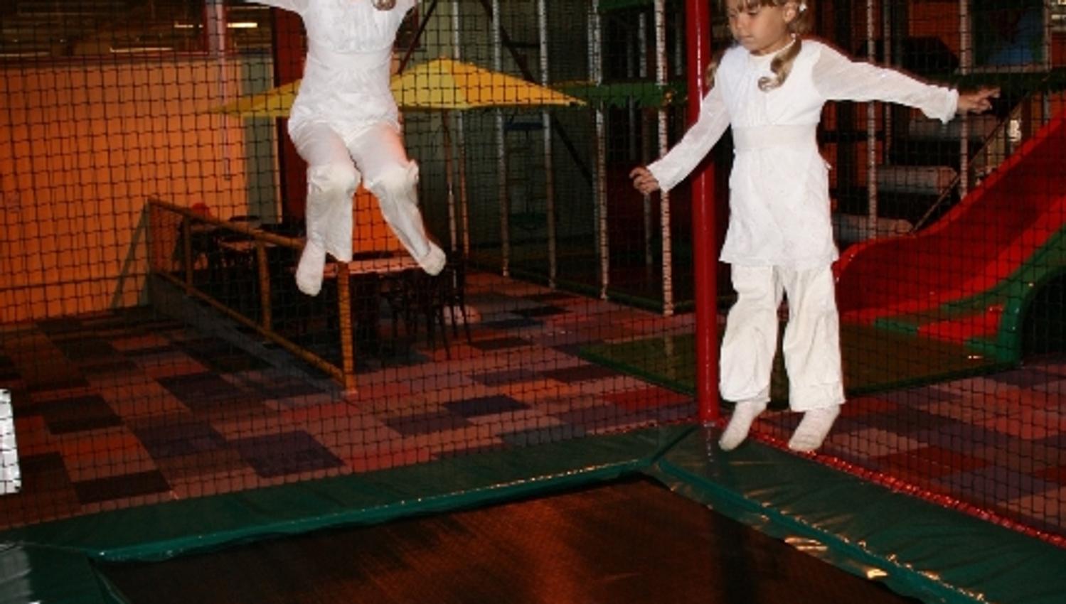 Gøy med trampoline