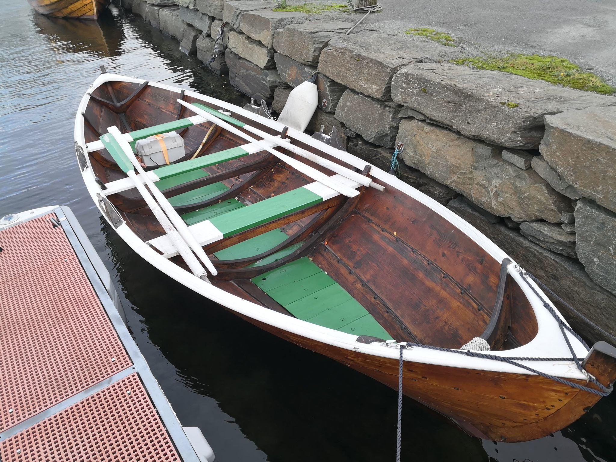 Rent a rowing boat - Bokn