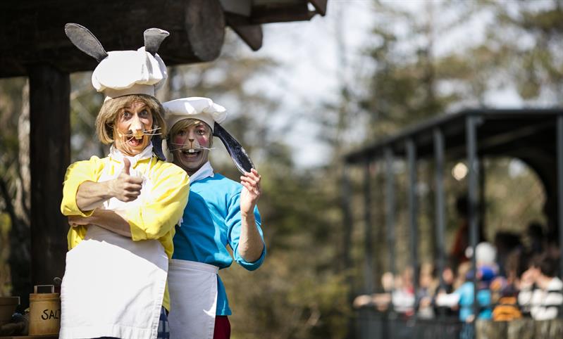 Hakkebakkeskogen show in Dyreparken
