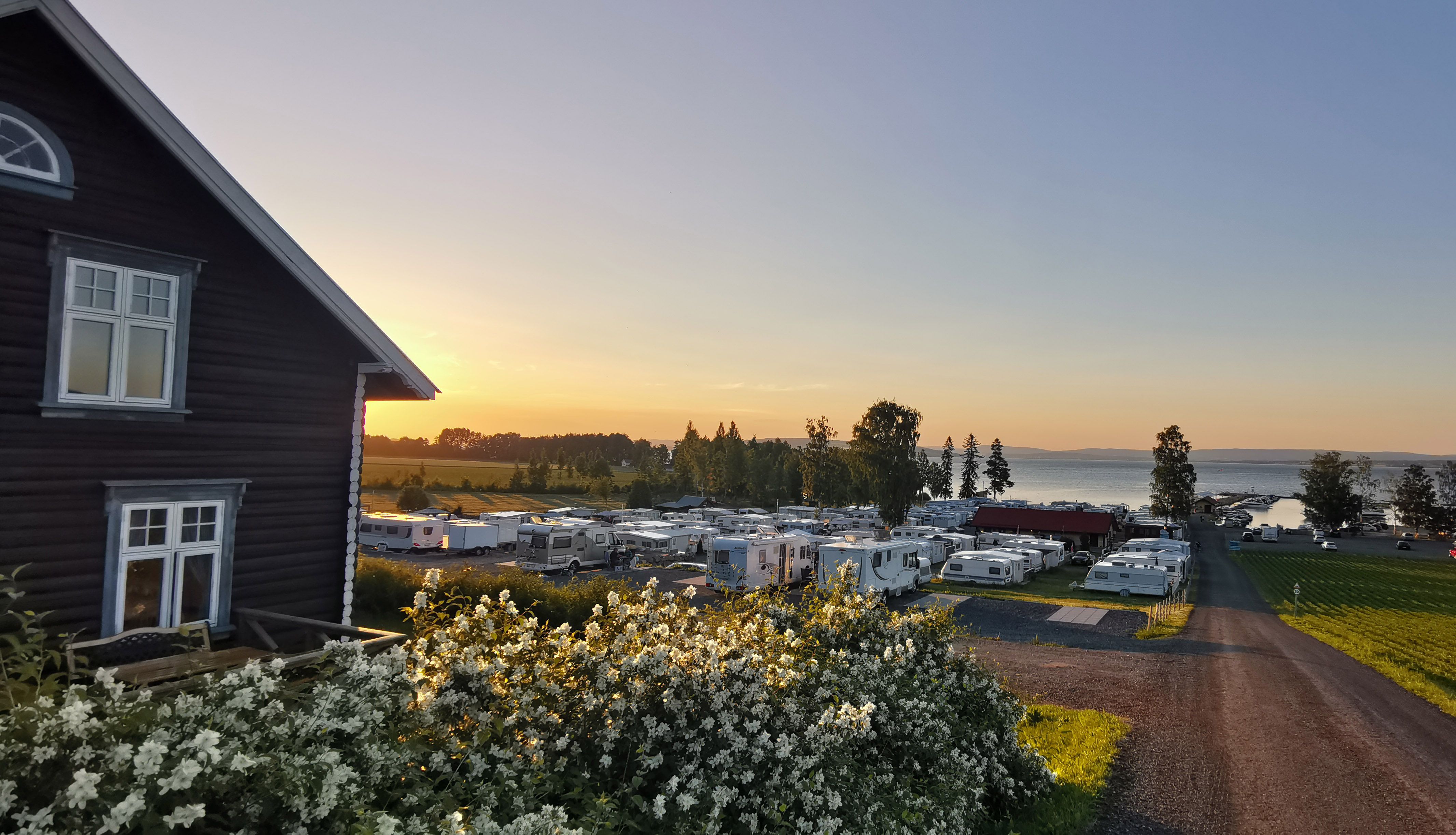 Evjua Strandpark, fra Kapteinsboligen