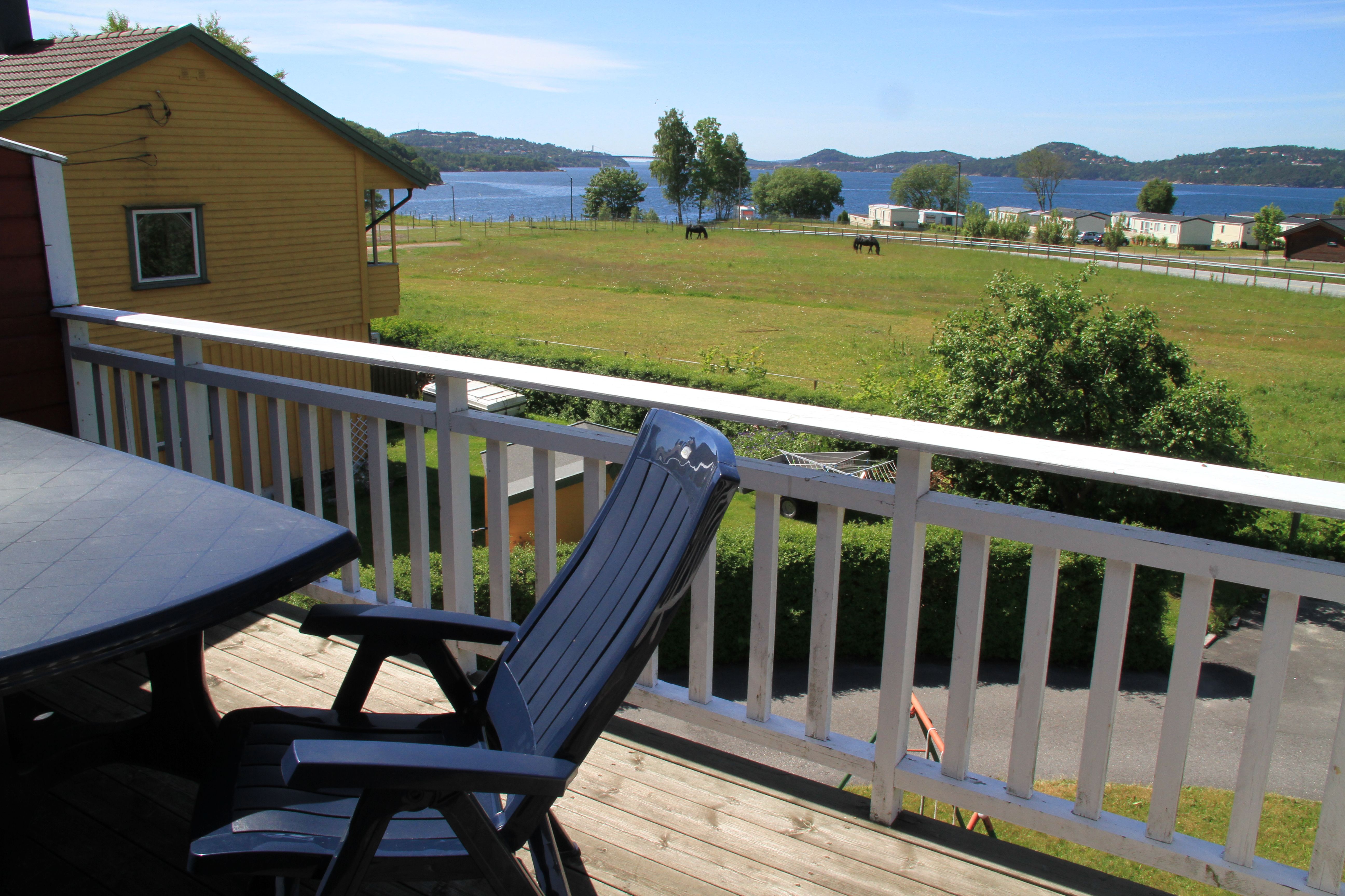 Utsikt fra Hamresanden Ferieleiligheter