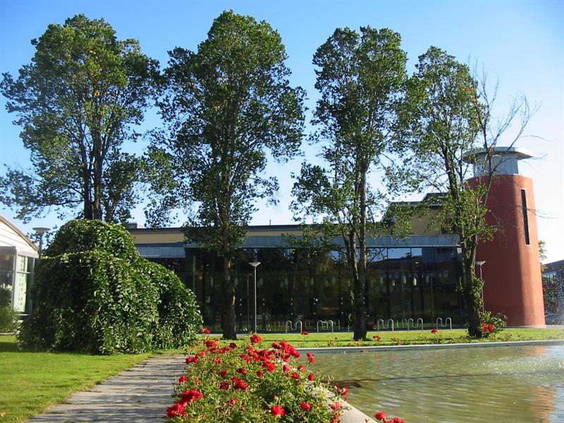 park outside the building