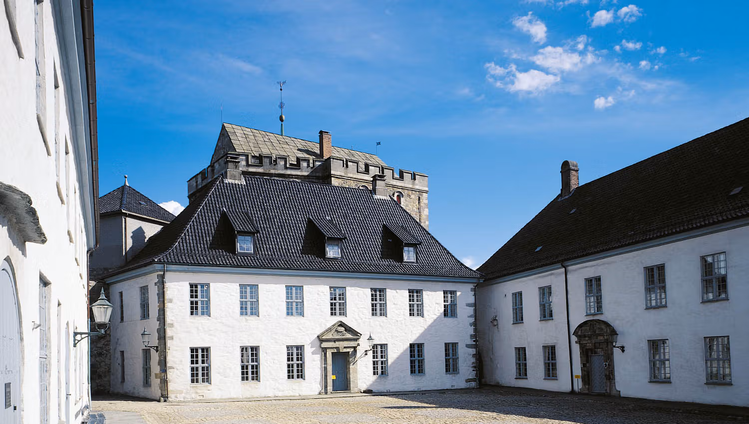 Bergenhus Fortress - inside the yard