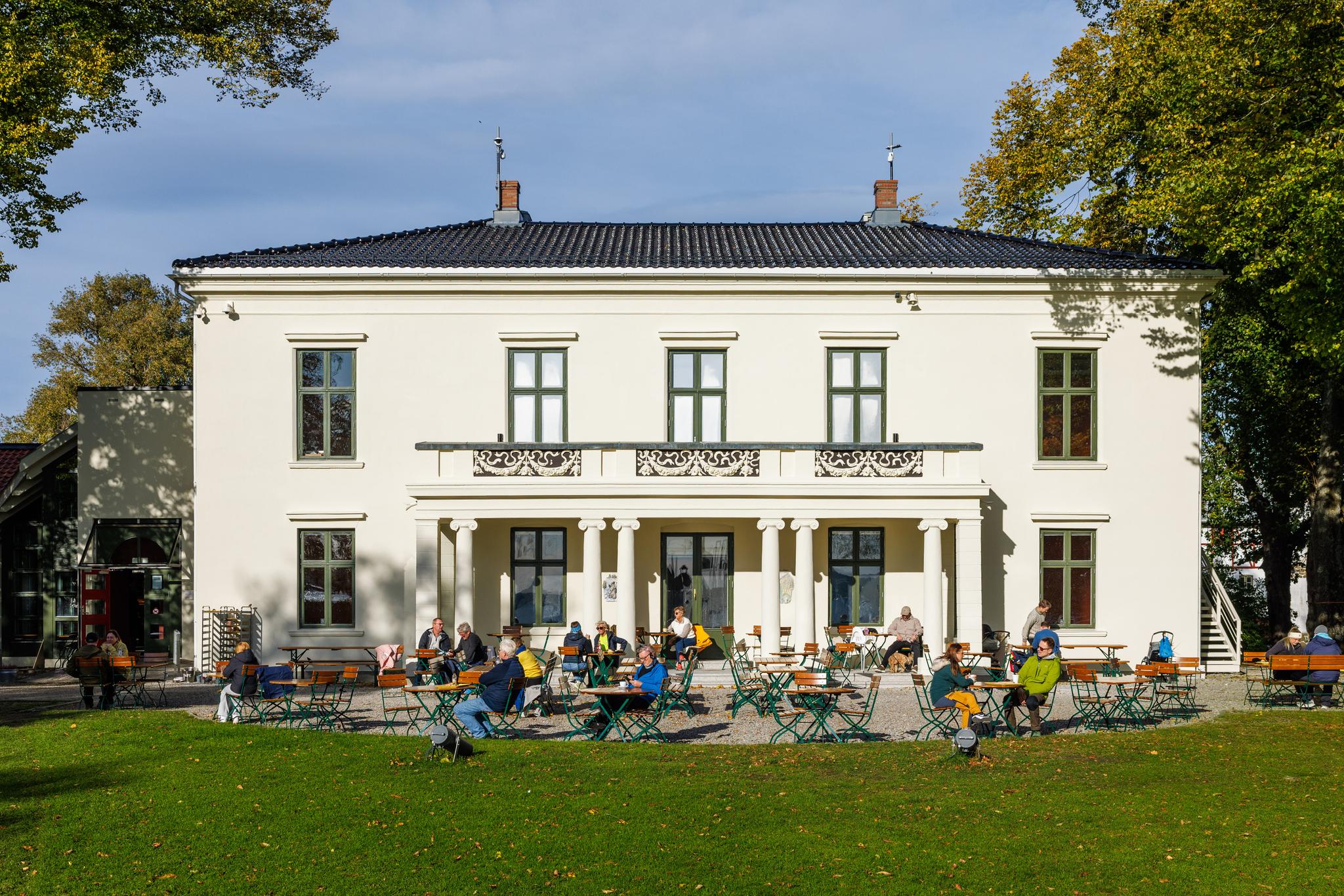 Punkt Ø - Galleri F15 - Art Gallery