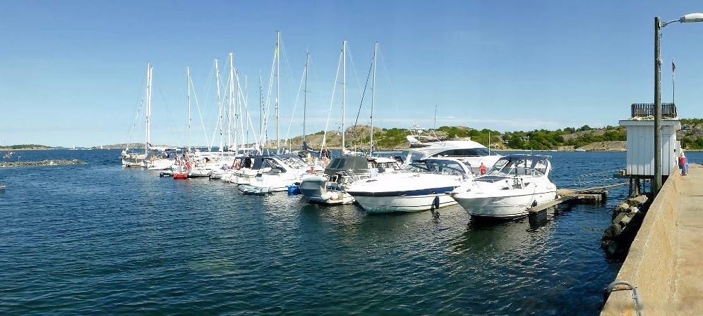 Boats to port