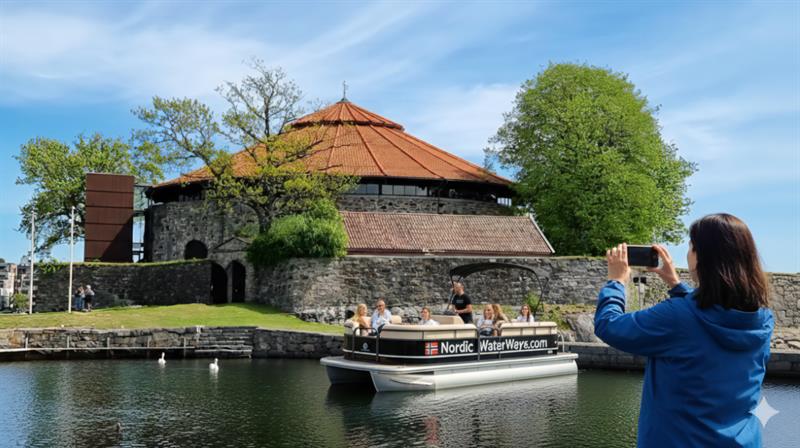 Vi seiler forbi Christiansholm festning