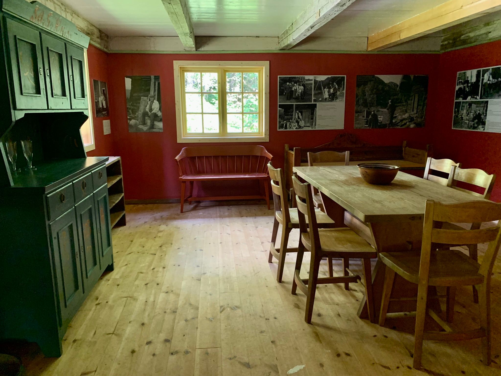 Interiør Søren-stoga, Smørklepp kunstmuseum.