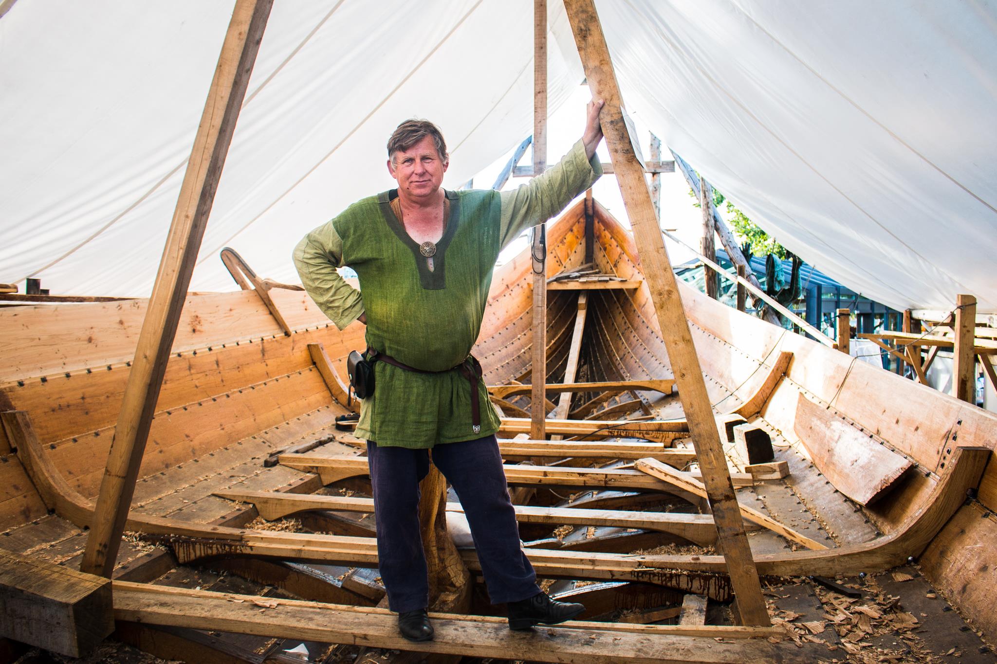 Mann på vikingskip