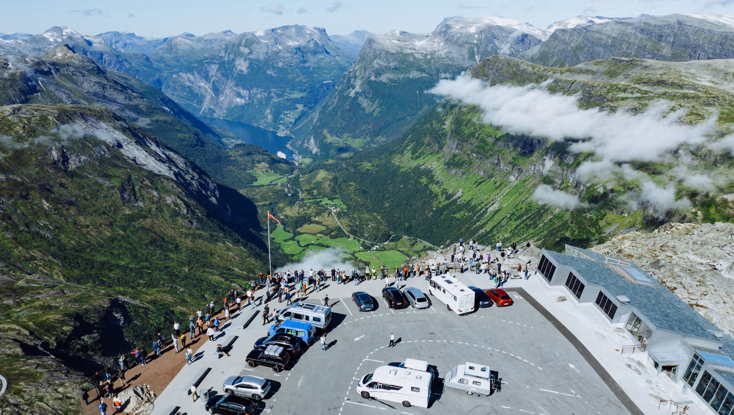 Utsiktspunktet Geiranger Skywalk på Dalsnibba.