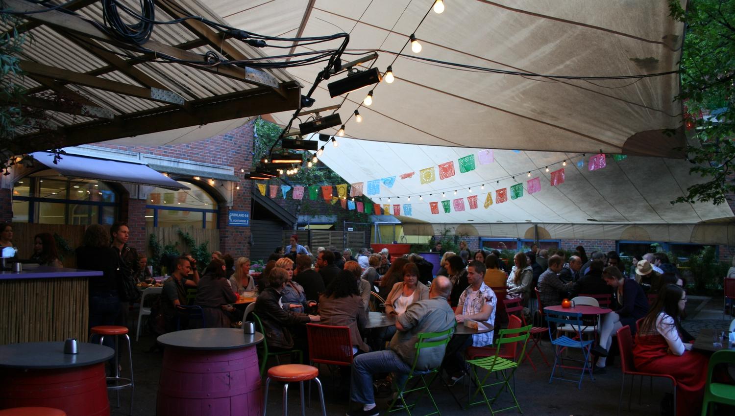 Outdoor serving.