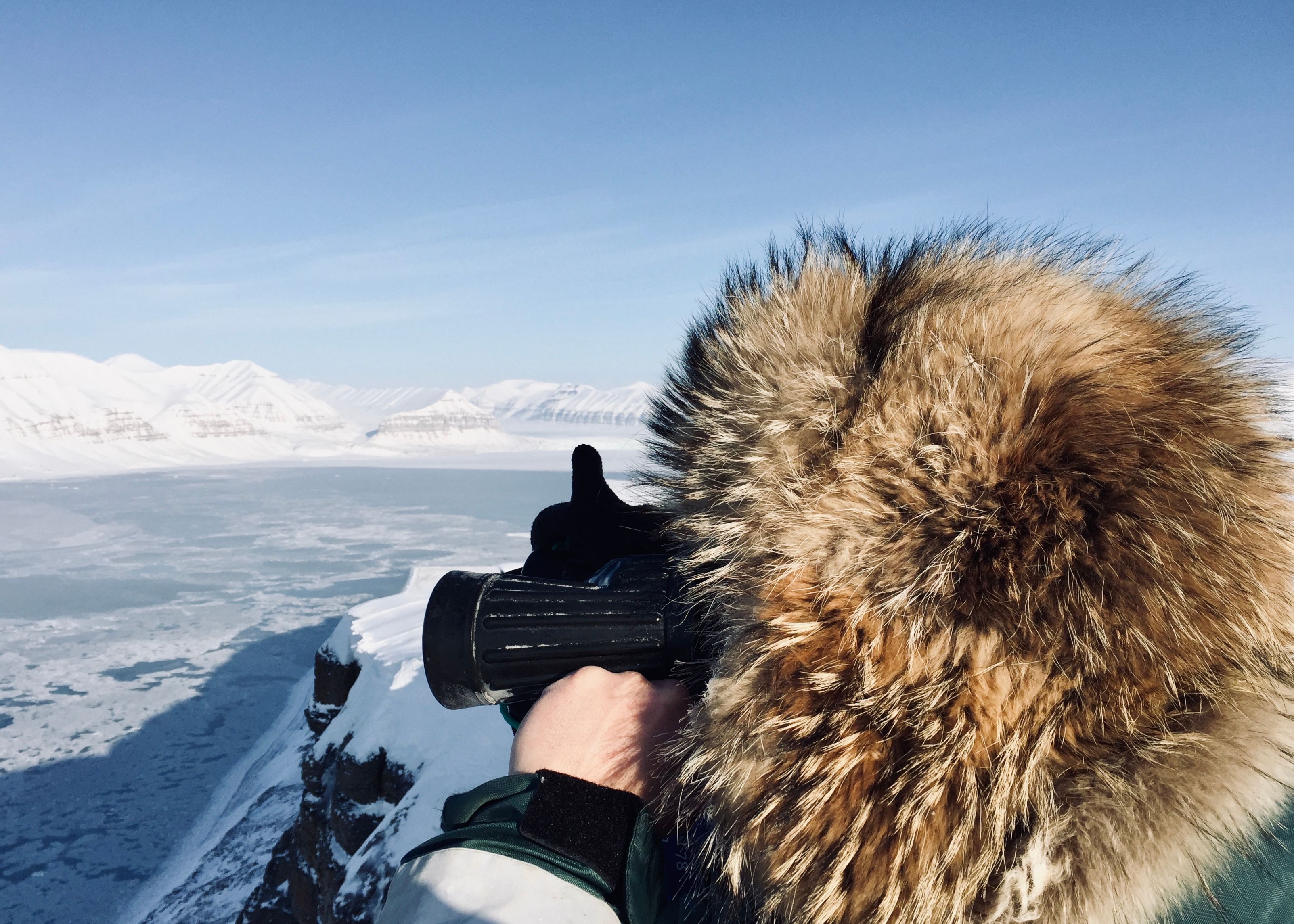 Arktiske skatter - Snøscootertur mot Tempelfjorden - Basecamp Explorer ...