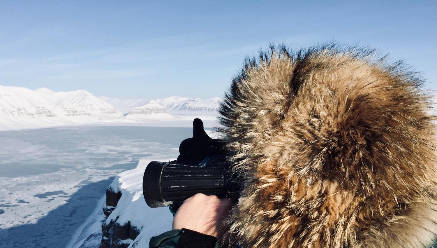 Snøv Arktiske skatter - Snøscootertur mot Tempelfjorden - Basecamp Explorer ...