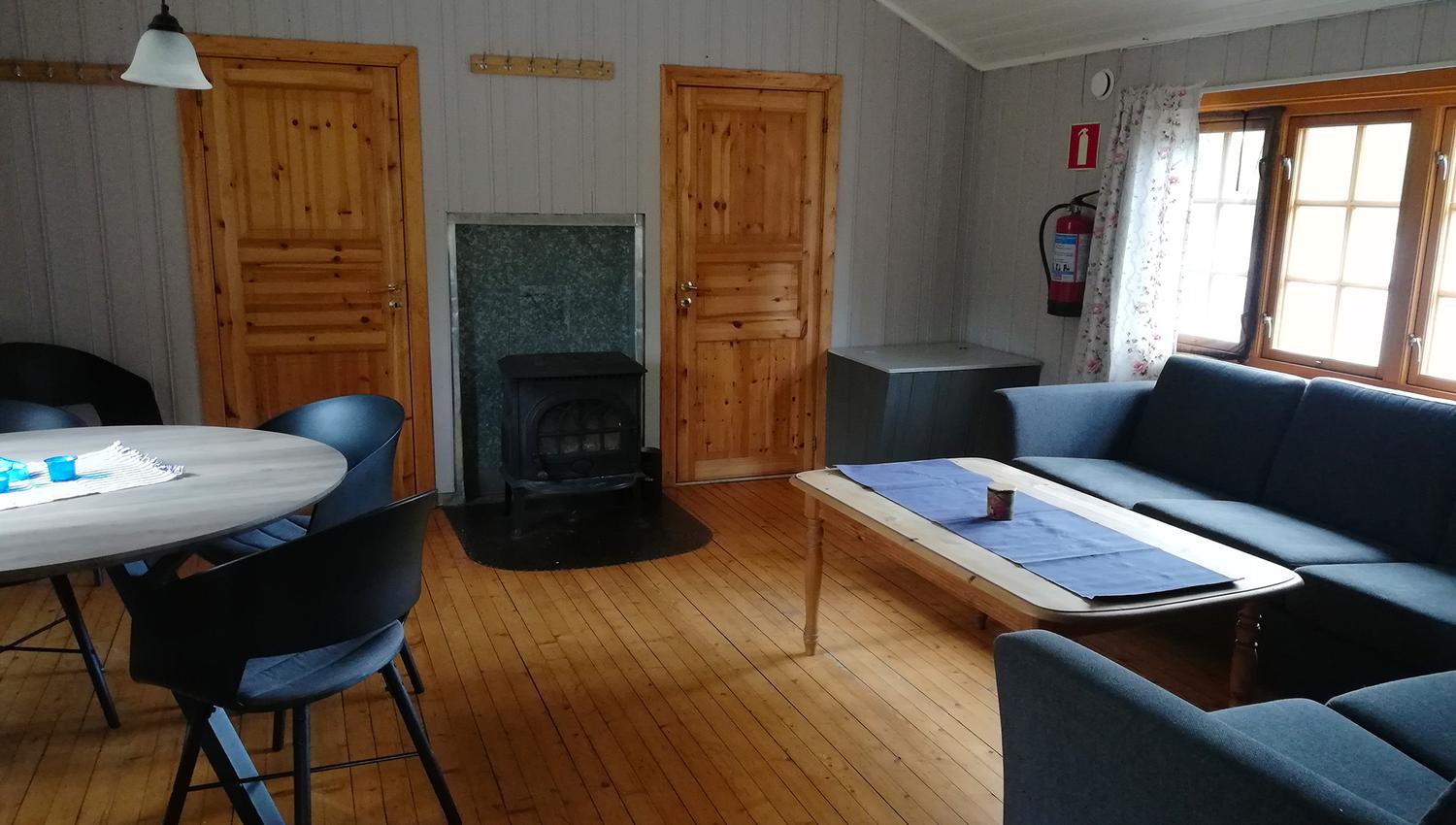 The lounge area in Roksjøhytta cabin in Snåsa