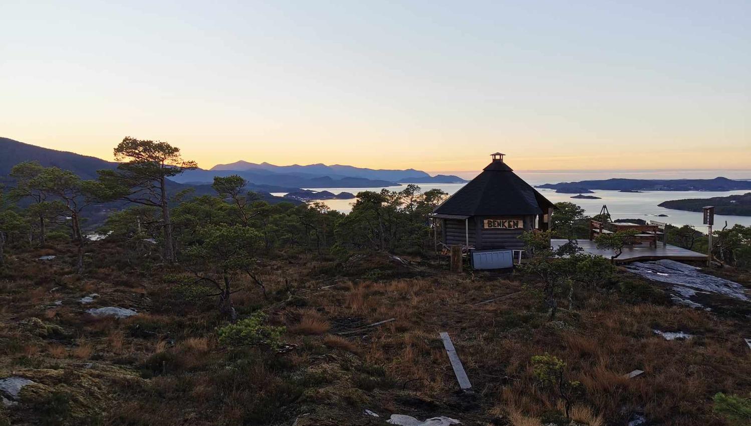 Nydelig utsikt fra Benken på Skardsøya i Aure kommue