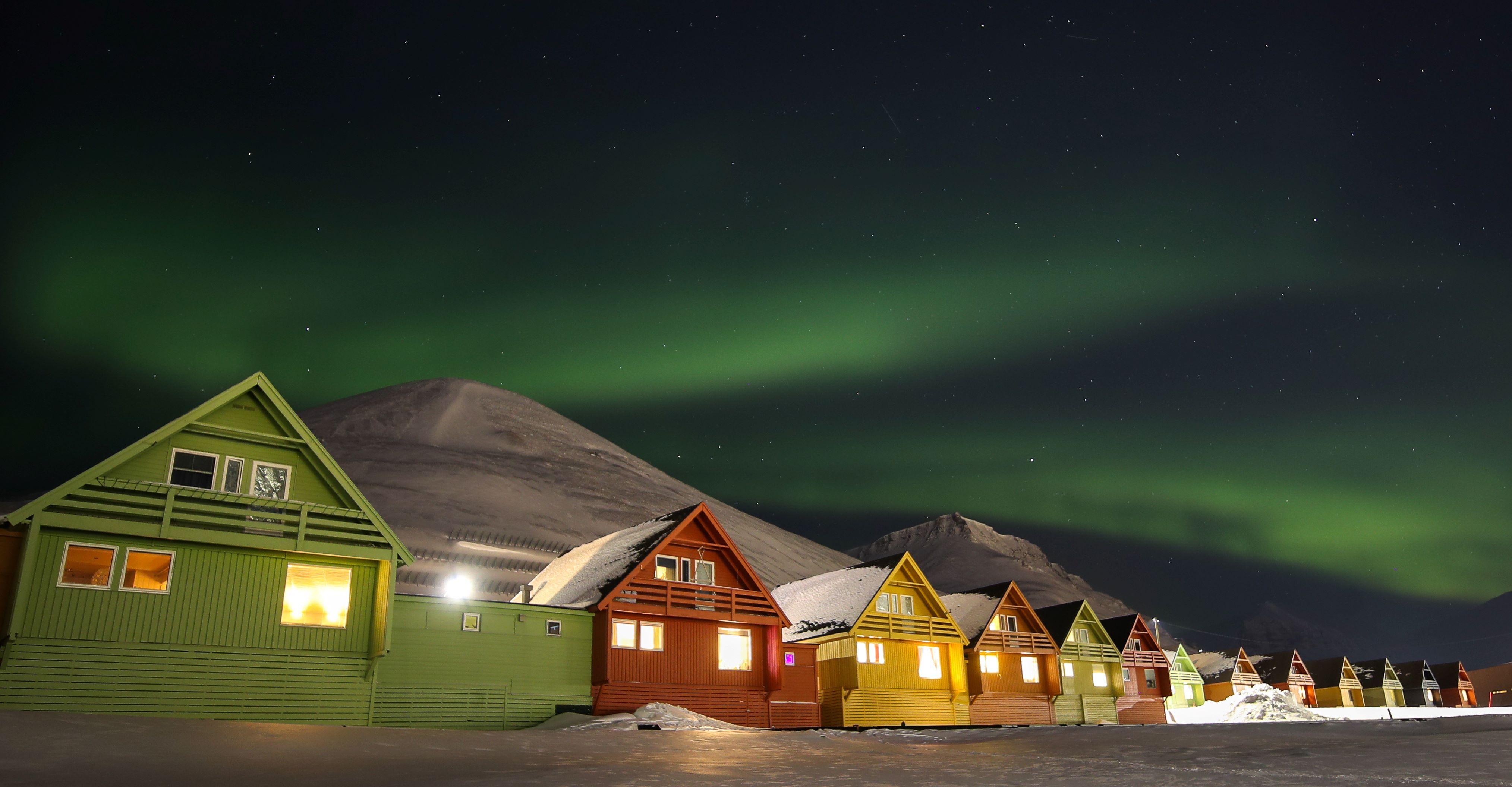 Nordlys over spisshusene