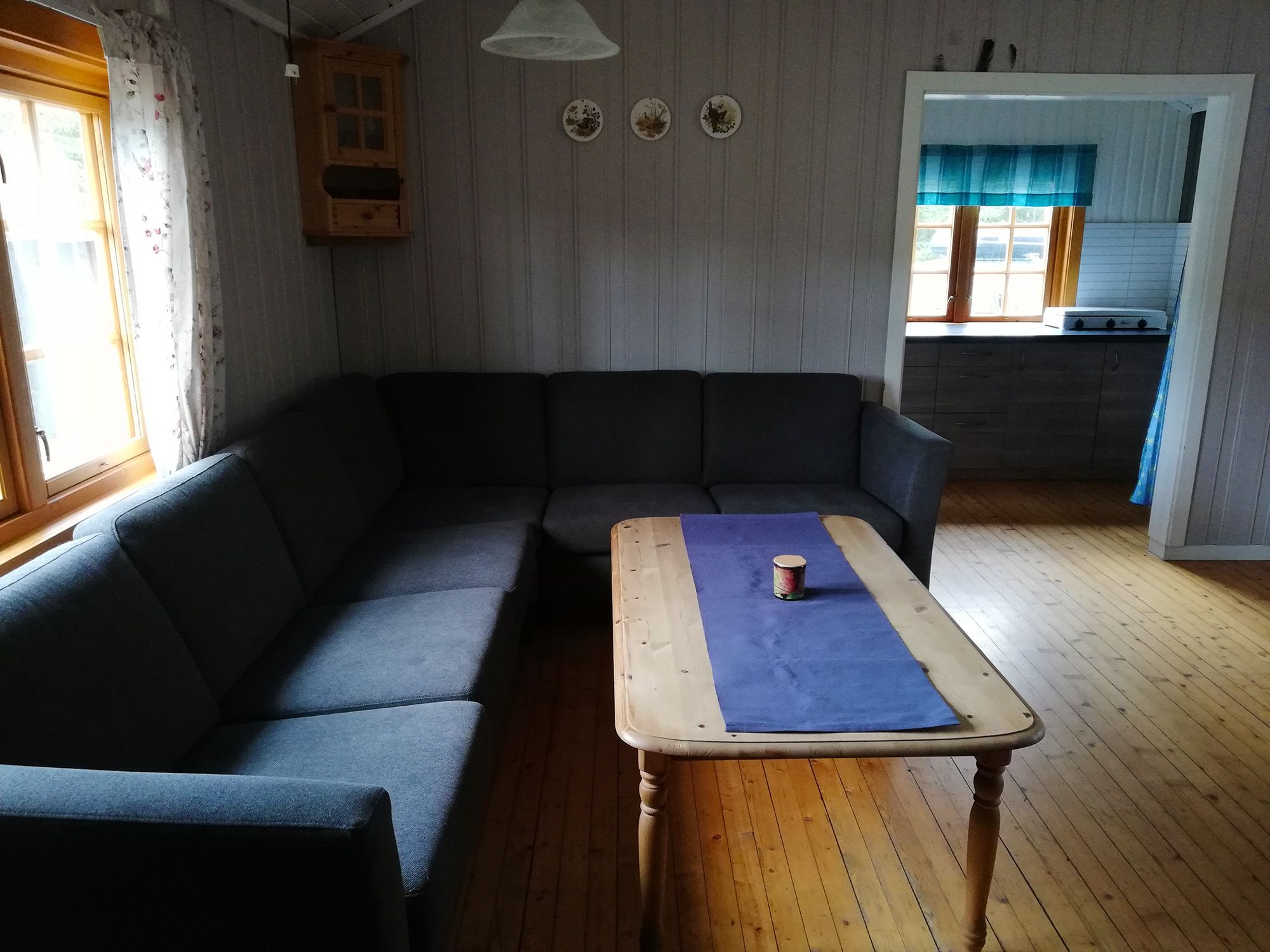 The sofa in Roksjøhytta cabin in Snåsa