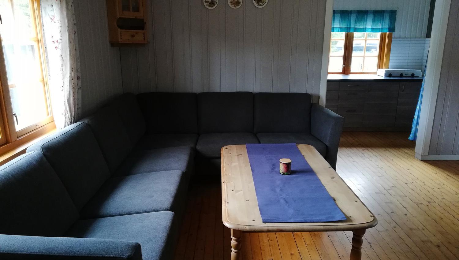 The sofa in Roksjøhytta cabin in Snåsa