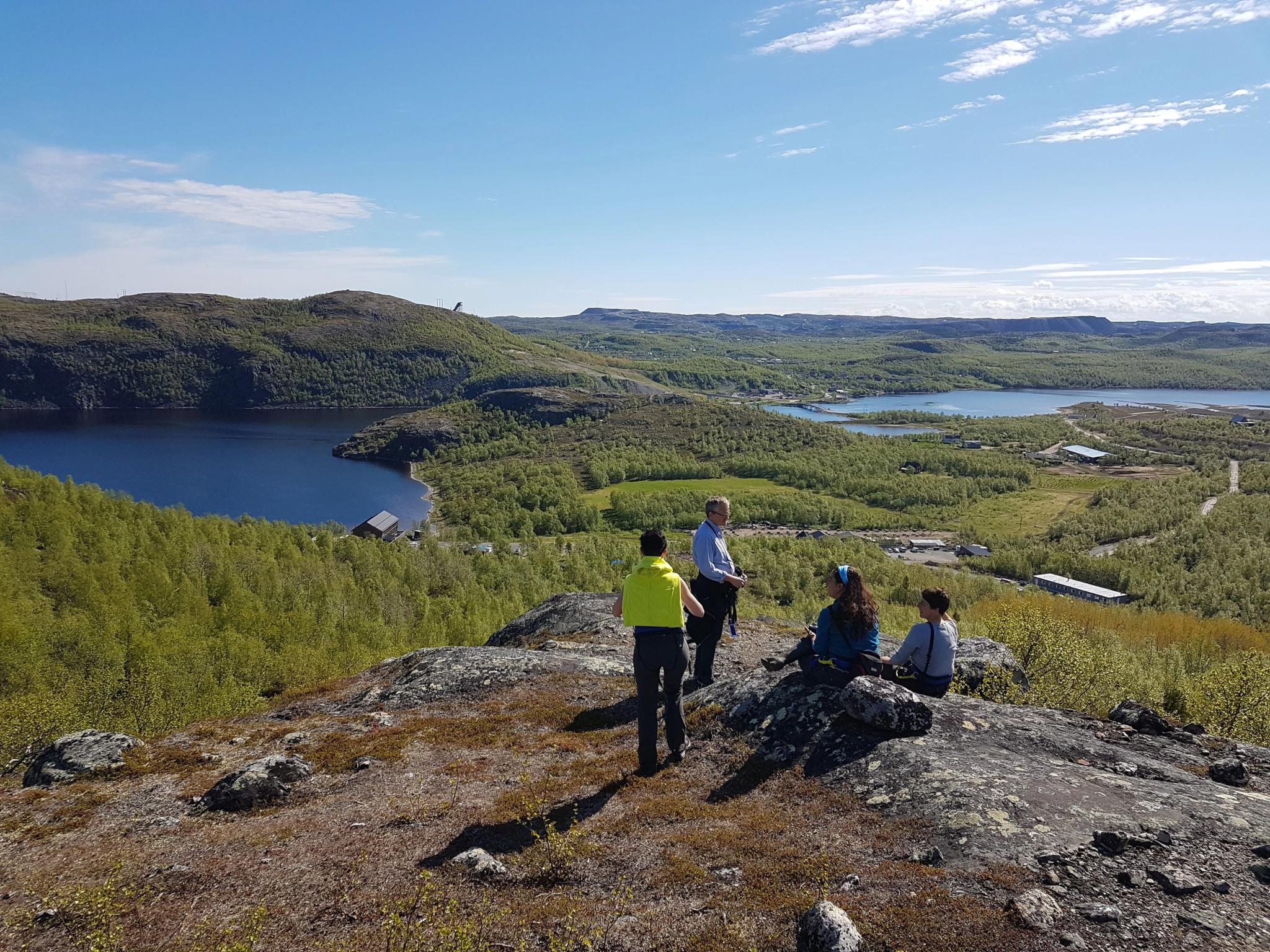 SnowHotel Kirkenes - Bergtour mit Husky