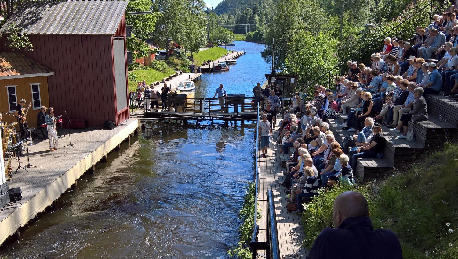 scenen ved slusene