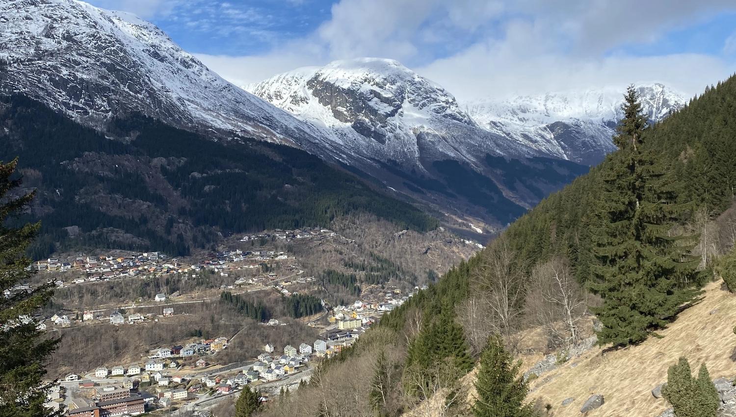 From the cultural trail you can see Odda and the surrounding Hardanger mountains — a scenic area rich in history.
