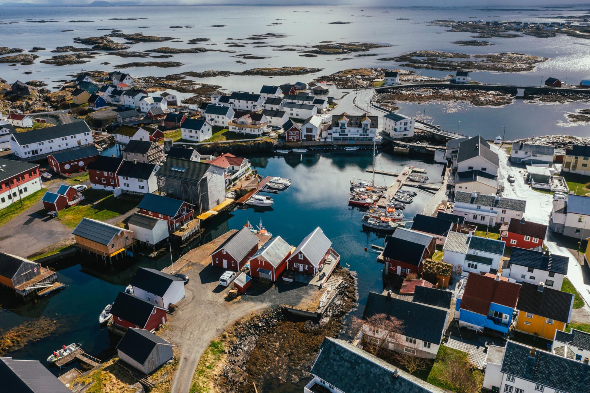 Olsens Pensjonat & Guesthouses features four unique guesthouses: the Olsen guesthouse, the Røbekk guesthouse, the Molo boathouse, and the Holten house.