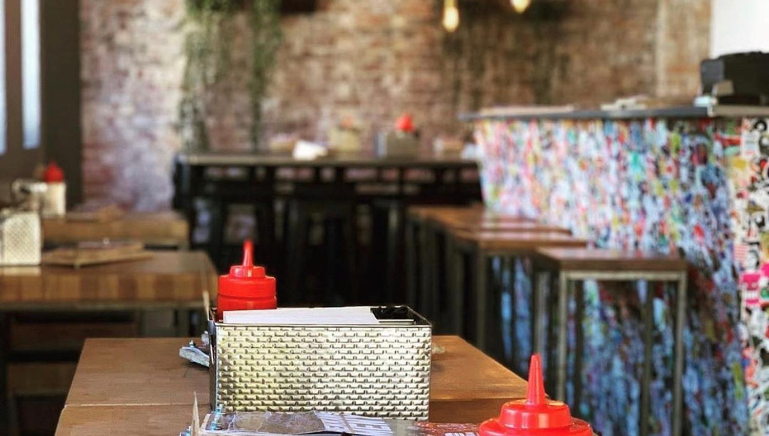 The restaurant in Pedersgt. has a warm and pleasant atmosphere.