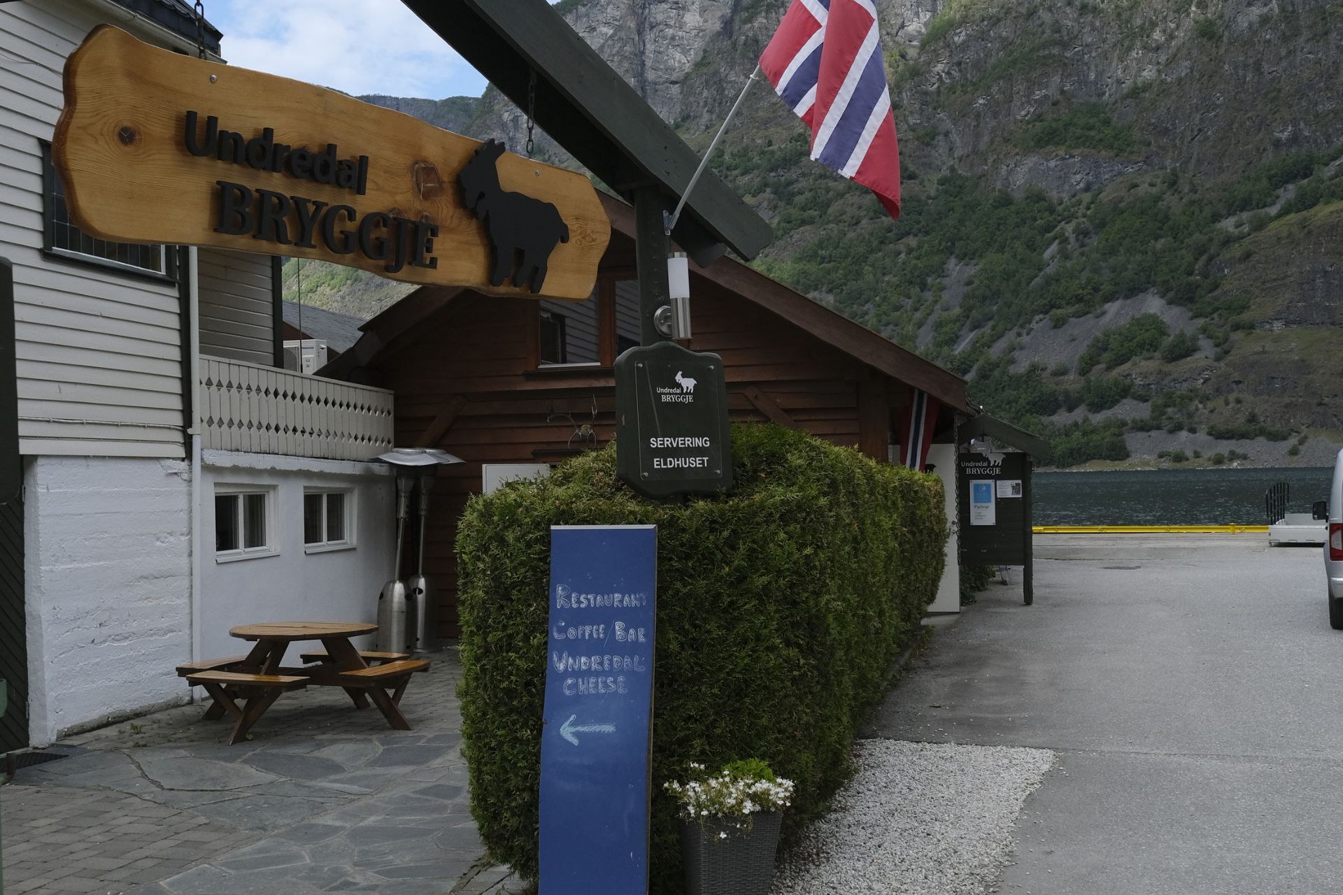 Undredal Bryggje Restaurant