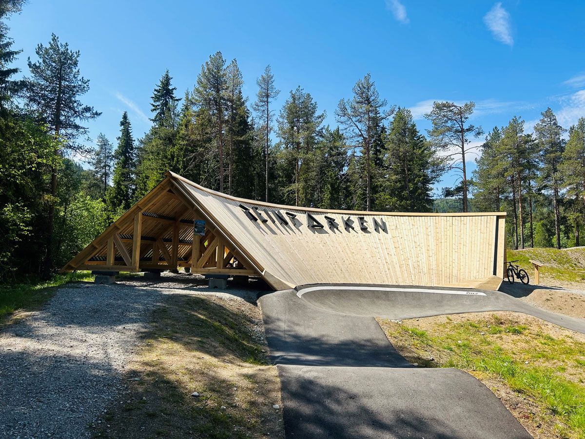 wallride med gapahuk på Reinparken sykkelpark
