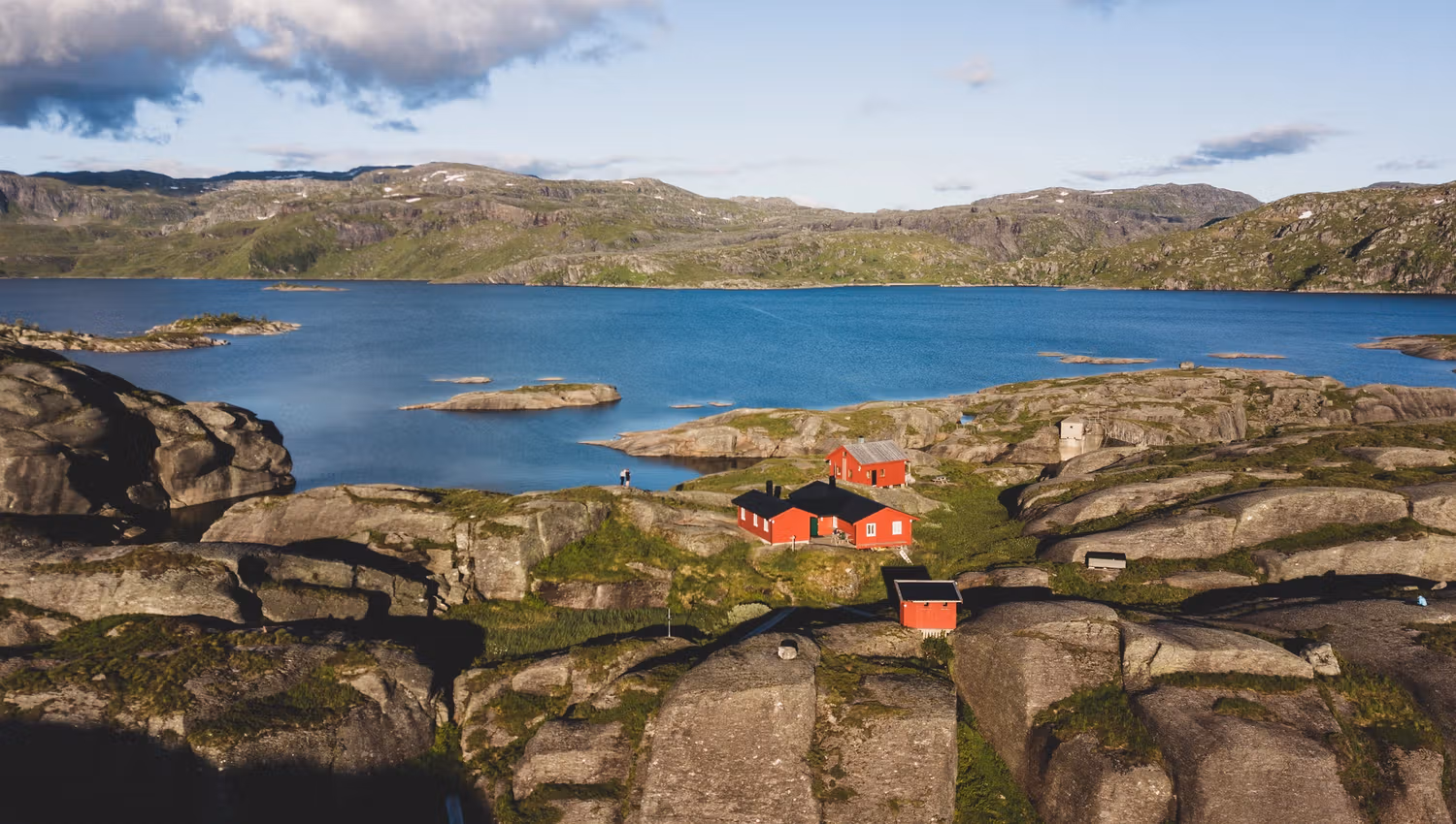 Løkjelsvatnhytta i Etnefjellet