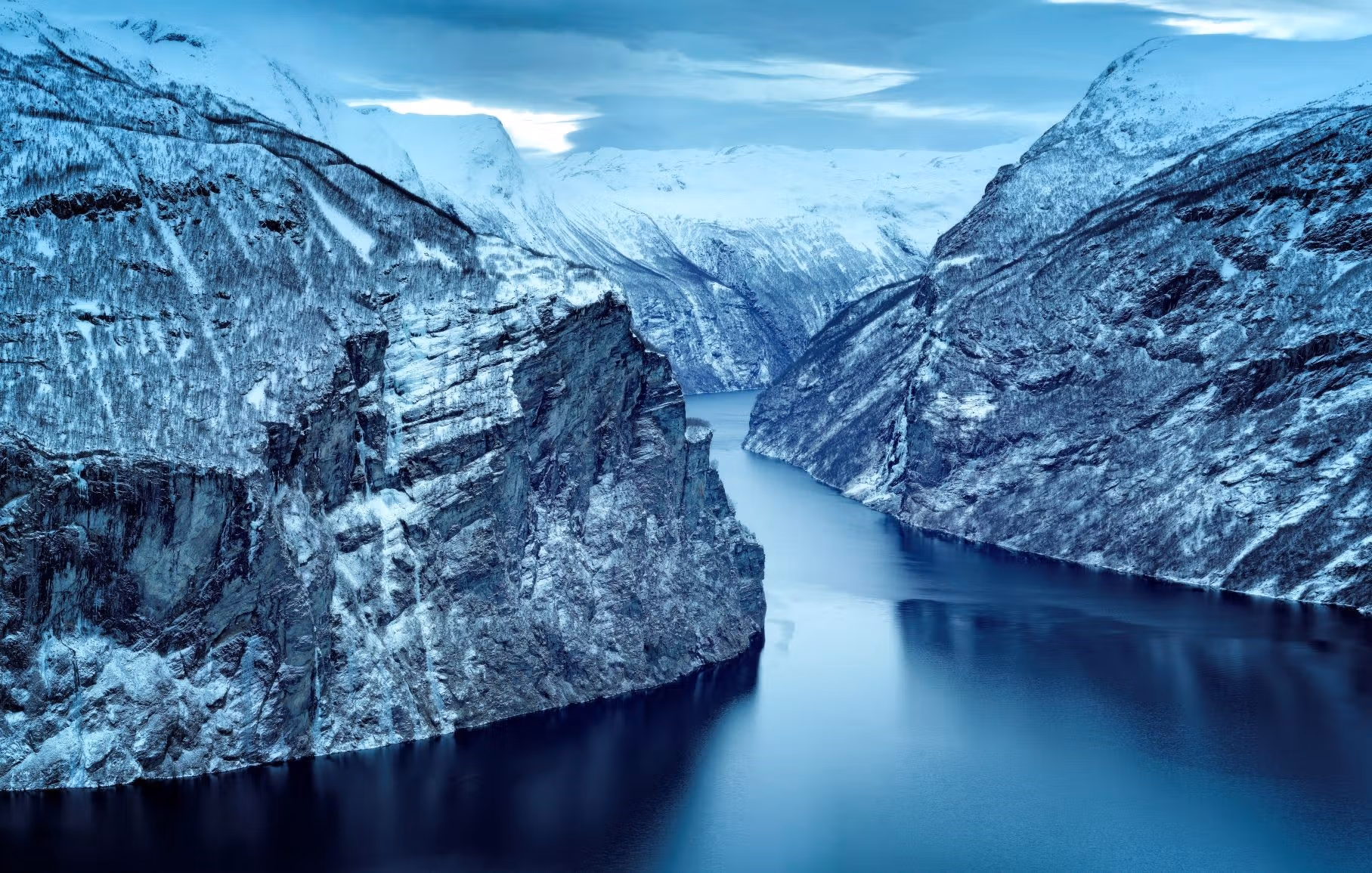 Geirangerfjorden i vinterdrakt