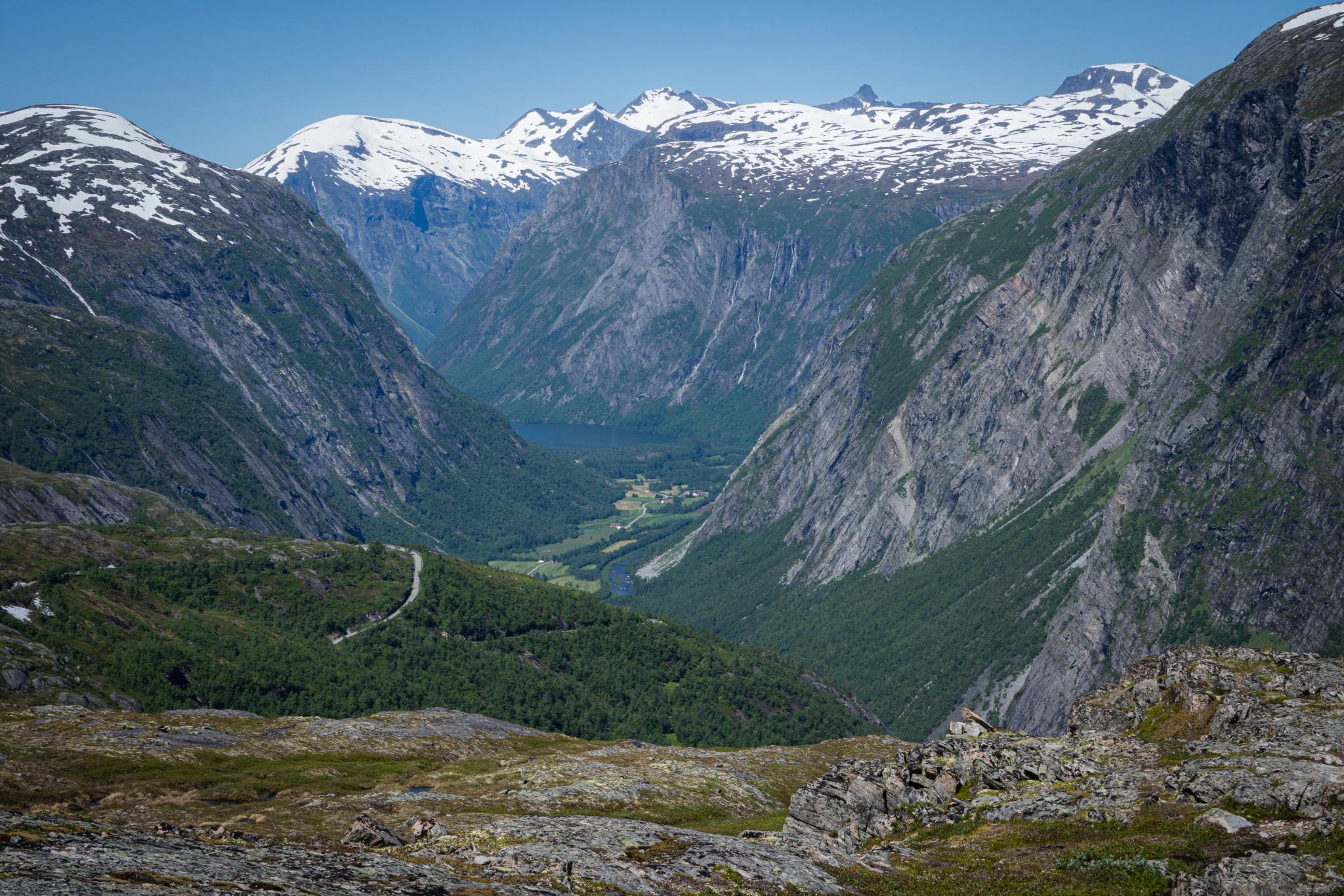 2-day electric bike tour across Aursjøvegen